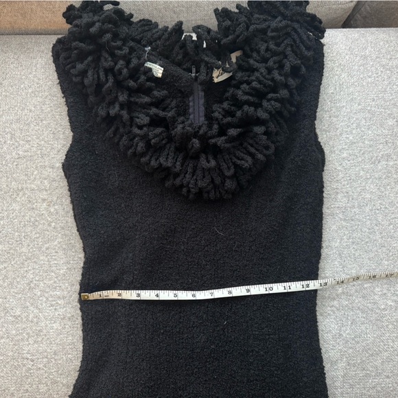 Vintage Elegant Black Sleeveless Hand knitted Wool Dress - Picture 7 of 8
